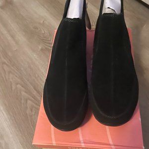 NEW IN BOX Easy SpiritNEW IN BOX Easy Spirit EXCEED Black Size 12 Womens Water R
